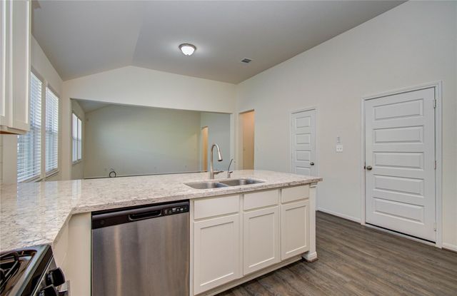 8426 Beacon Bay Circle, Baytown, TX 77523