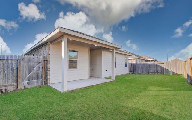 8426 Beacon Bay Circle, Baytown, TX 77523