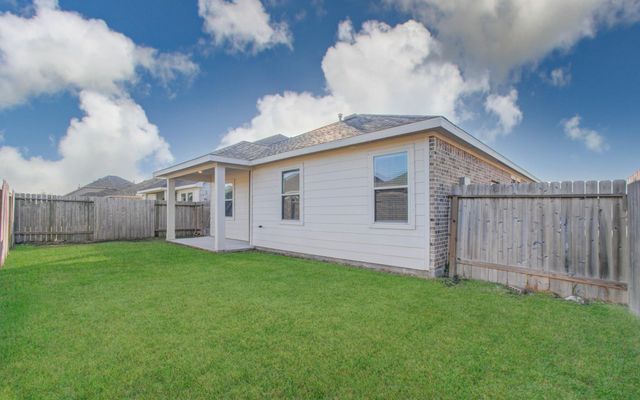 8426 Beacon Bay Circle, Baytown, TX 77523