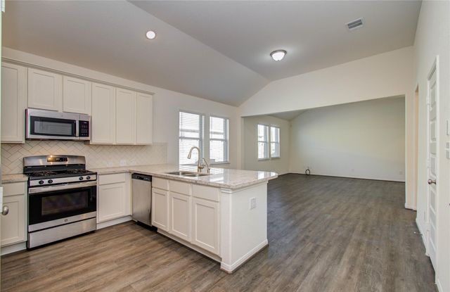 8426 Beacon Bay Circle, Baytown, TX 77523