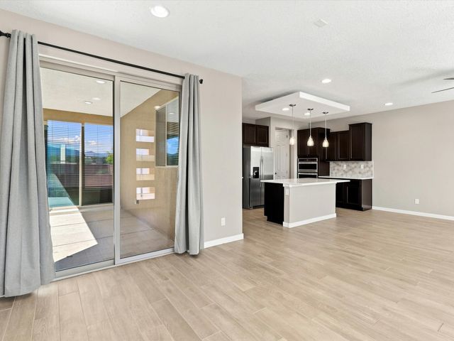 4642 Rail Runner Road, Santa Fe, NM 87507