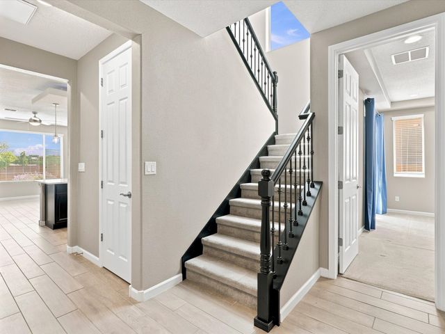 4642 Rail Runner Road, Santa Fe, NM 87507