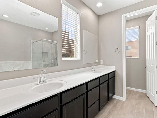 4642 Rail Runner Road, Santa Fe, NM 87507