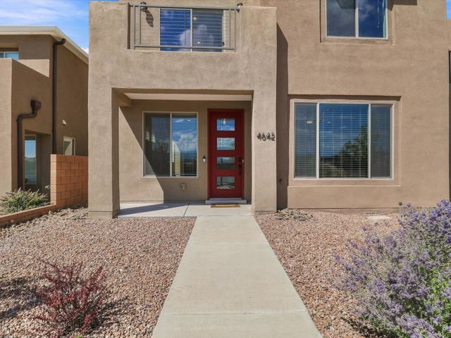 4642 Rail Runner Road, Santa Fe, NM 87507