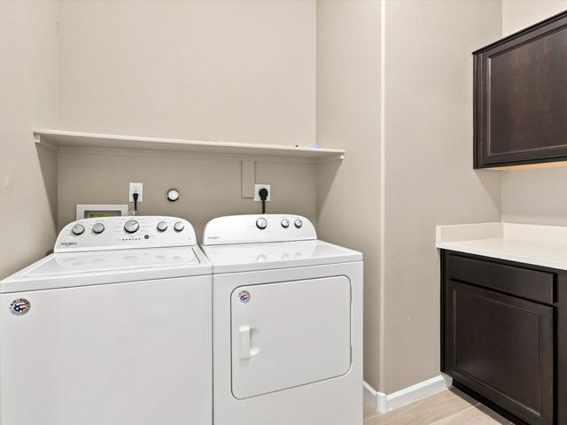 4642 Rail Runner Road, Santa Fe, NM 87507