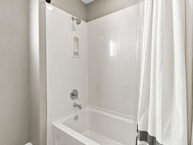 4642 Rail Runner Road, Santa Fe, NM 87507