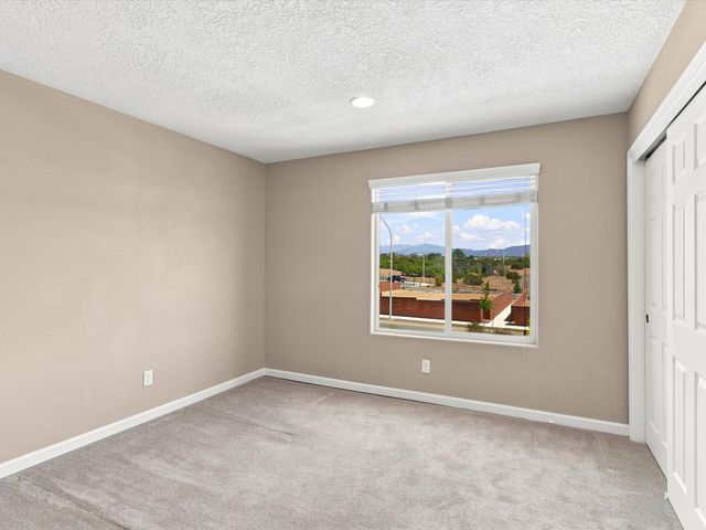 4642 Rail Runner Road, Santa Fe, NM 87507
