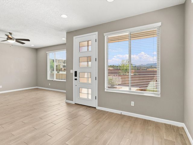 4642 Rail Runner Road, Santa Fe, NM 87507