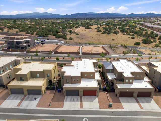 4642 Rail Runner Road, Santa Fe, NM 87507
