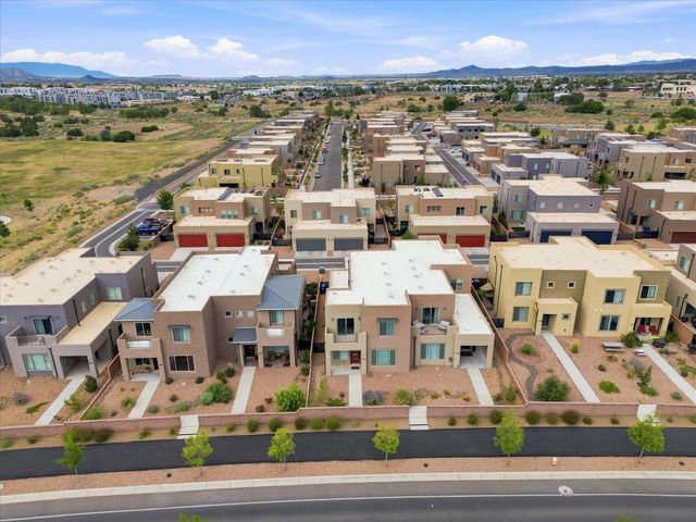 4642 Rail Runner Road, Santa Fe, NM 87507