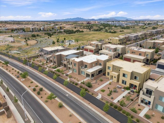 4642 Rail Runner Road, Santa Fe, NM 87507
