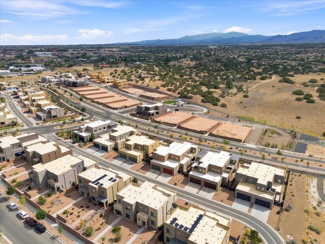 4642 Rail Runner Road, Santa Fe, NM 87507