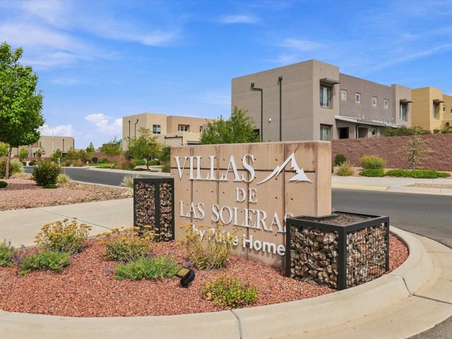 4642 Rail Runner Road, Santa Fe, NM 87507