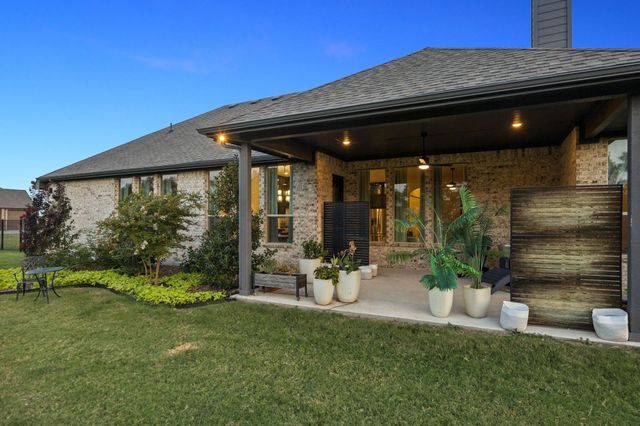 330 Waterview Drive, Gunter, TX 75058