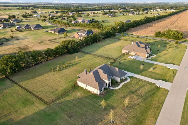 330 Waterview Drive, Gunter, TX 75058