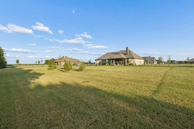 330 Waterview Drive, Gunter, TX 75058