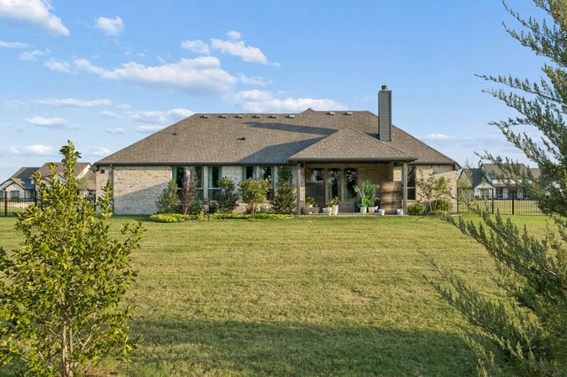330 Waterview Drive, Gunter, TX 75058