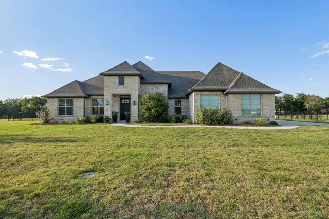 330 Waterview Drive, Gunter, TX 75058