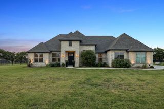 330 Waterview Drive, Gunter, TX 75058