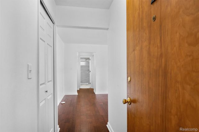 4830 BRIARWOOD Avenue D2, Royal Oak, MI 48073