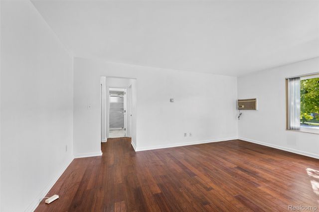 4830 BRIARWOOD Avenue D2, Royal Oak, MI 48073