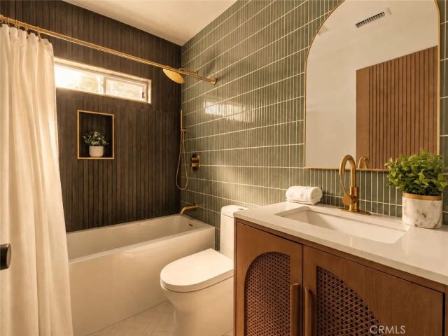 2137 Santa Ynez Street, Los Angeles, CA 90026