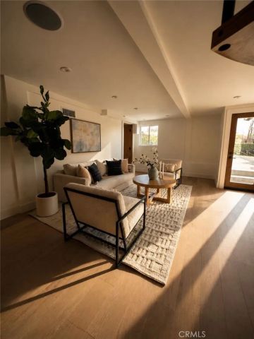 2137 Santa Ynez Street, Los Angeles, CA 90026