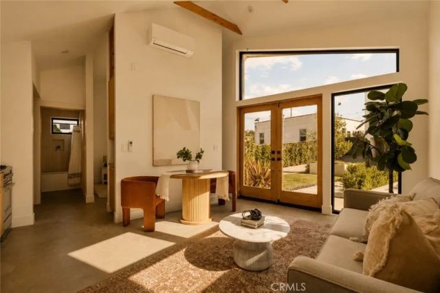 2137 Santa Ynez Street, Los Angeles, CA 90026