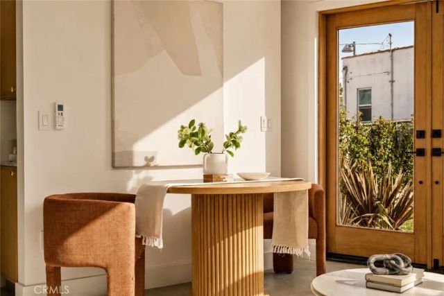 2137 Santa Ynez Street, Los Angeles, CA 90026