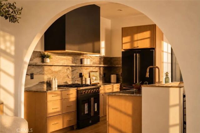 2137 Santa Ynez Street, Los Angeles, CA 90026