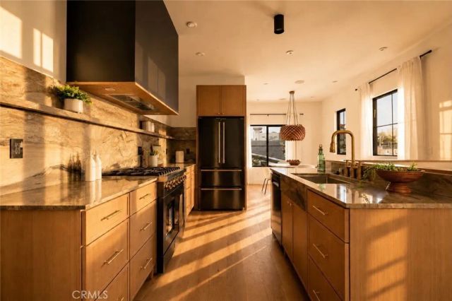 2137 Santa Ynez Street, Los Angeles, CA 90026