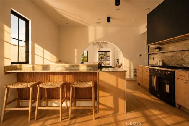 2137 Santa Ynez Street, Los Angeles, CA 90026