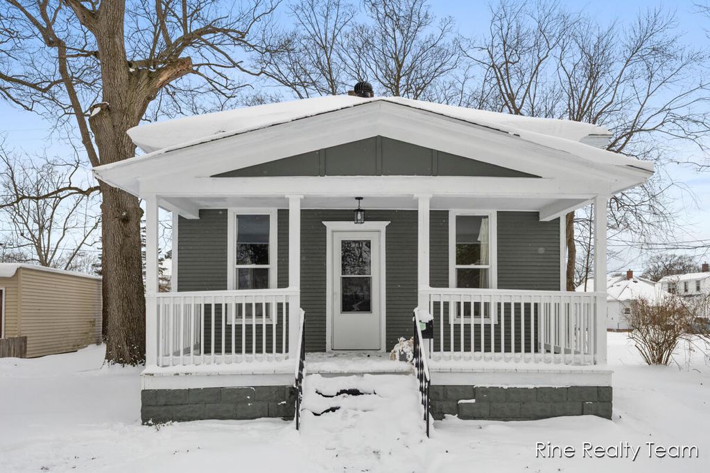 1471 Leahy Street, Muskegon, MI 49442