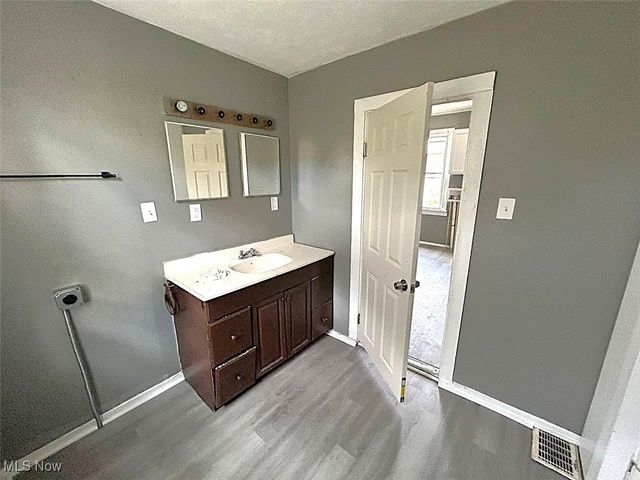 4501 Hyde Avenue, Cleveland, OH 44109