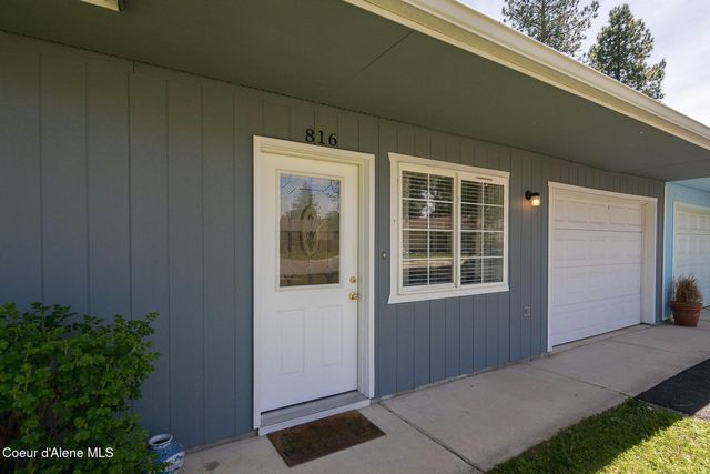 816 Shidaw Ct, Sandpoint, ID 83864