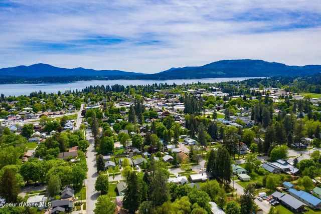 816 Shidaw Ct, Sandpoint, ID 83864