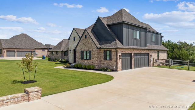 8604 E 107th Street North, Owasso, OK 74055