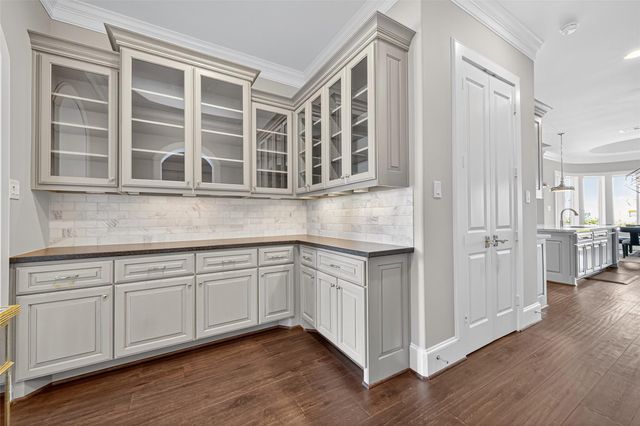 6806 E Warwick Lake Lane, Spring, TX 77389