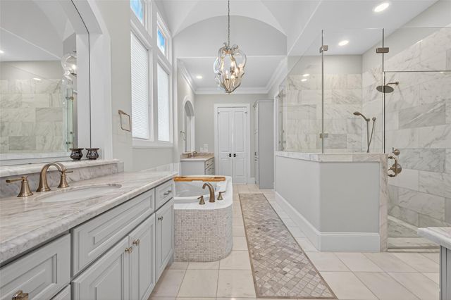 6806 E Warwick Lake Lane, Spring, TX 77389