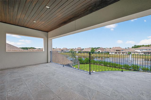 6806 E Warwick Lake Lane, Spring, TX 77389
