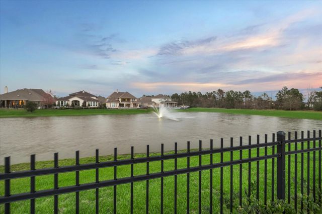 6806 E Warwick Lake Lane, Spring, TX 77389
