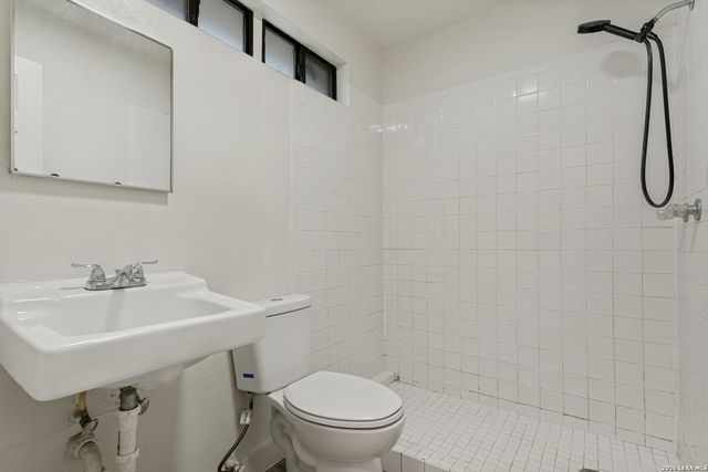 1121 Essex St Apt 3, San Antonio, TX 78210