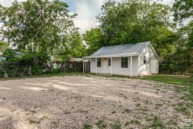 1121 Essex St Apt 3, San Antonio, TX 78210