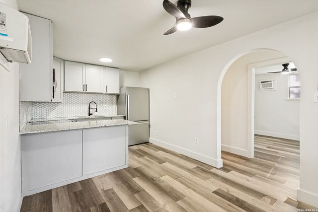 1121 Essex St Apt 3, San Antonio, TX 78210