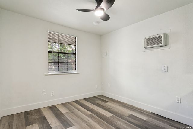 1121 Essex St Apt 3, San Antonio, TX 78210