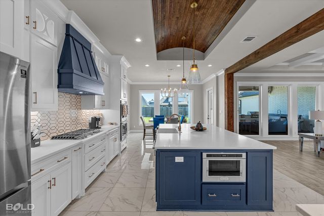 402 Erie Circle, Bossier City, LA 71111