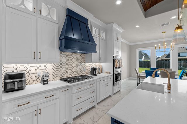 402 Erie Circle, Bossier City, LA 71111