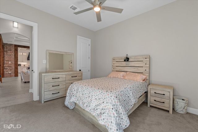 402 Erie Circle, Bossier City, LA 71111