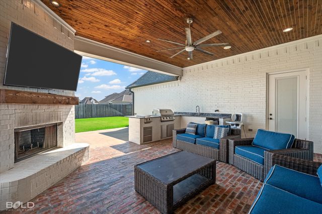 402 Erie Circle, Bossier City, LA 71111