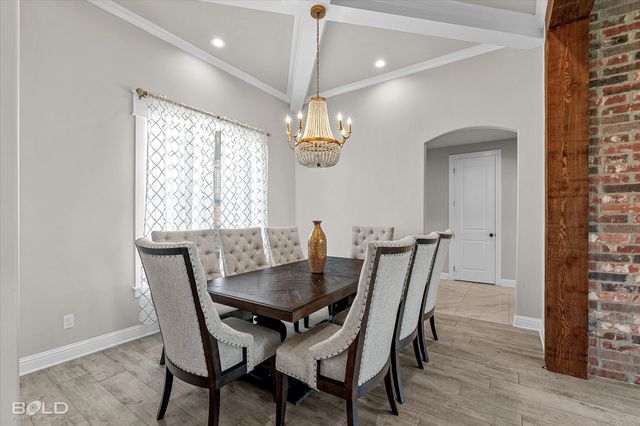 402 Erie Circle, Bossier City, LA 71111